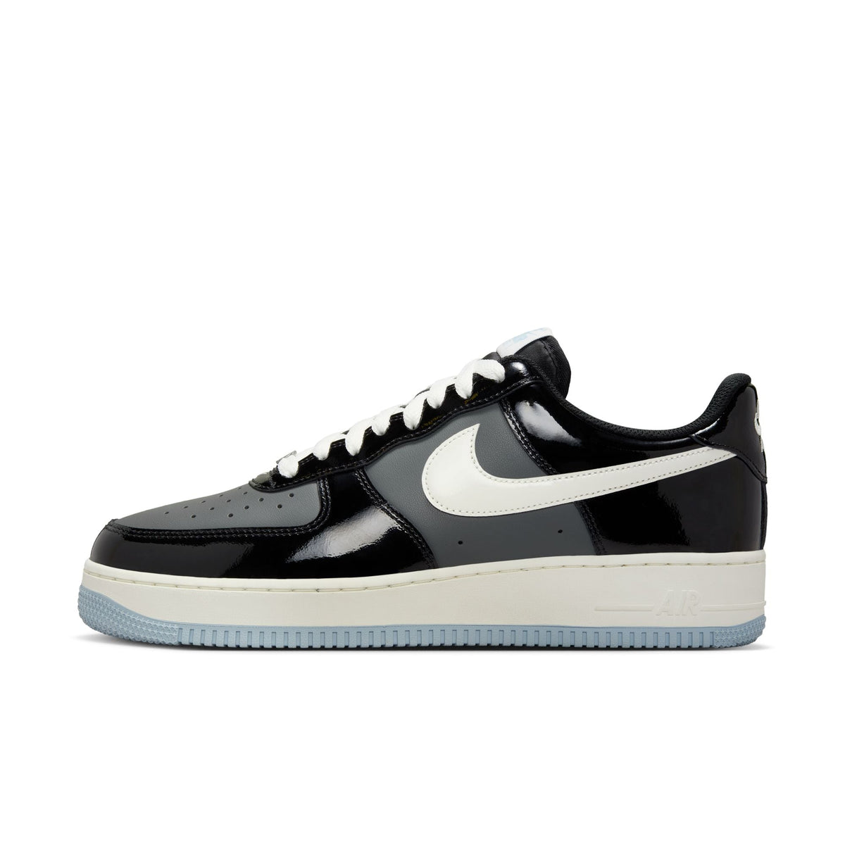 NIKE AIR FORCE 1 07 סניקרס