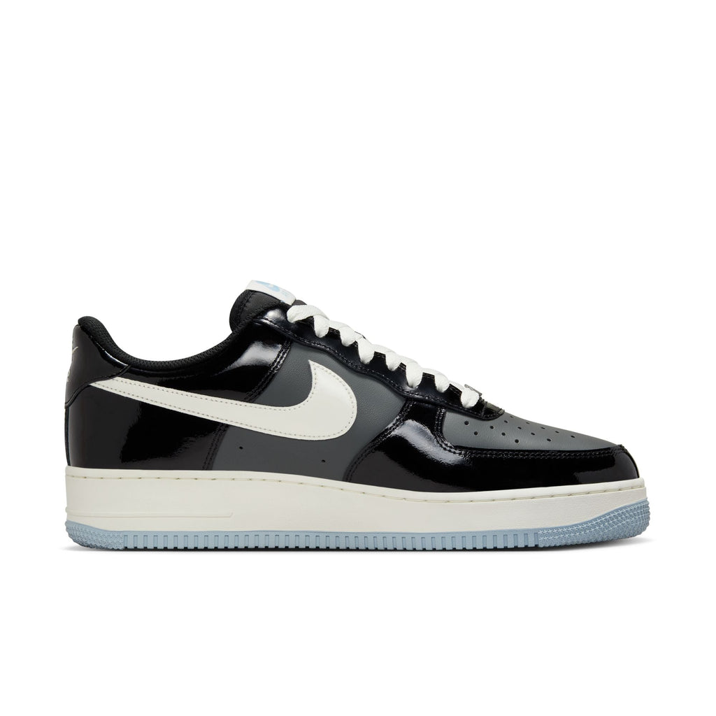 NIKE AIR FORCE 1 07 סניקרס