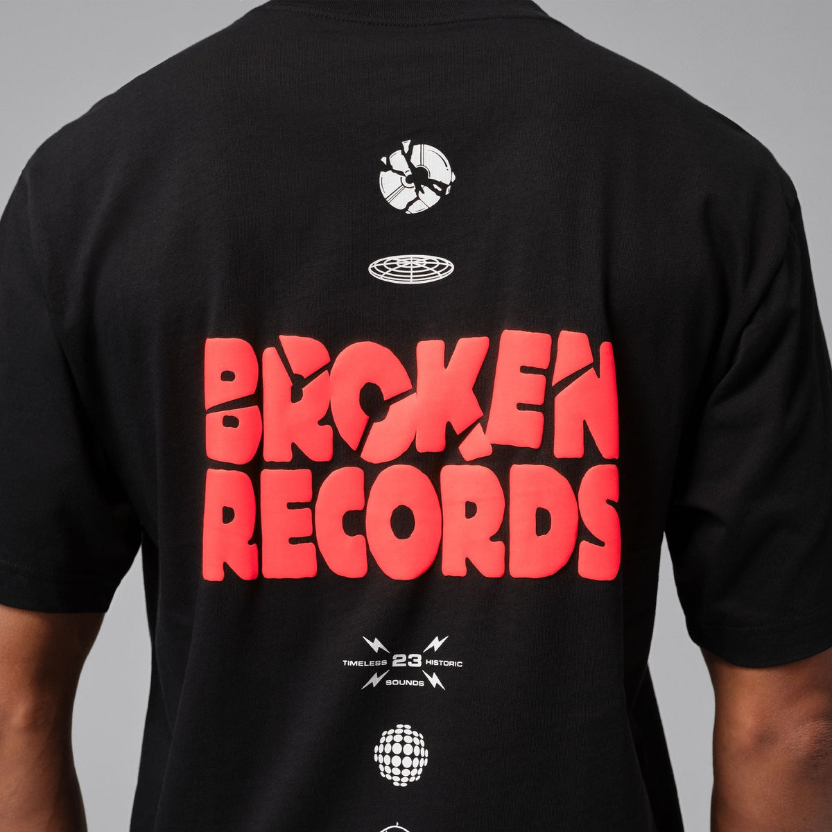 JORDAN BROKEN RECORDS טי שירט