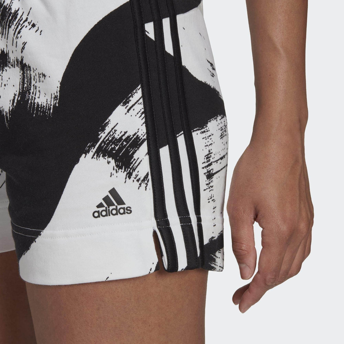 מכנס אדידס קצר לנשים Adidas AOP SHO HD9321