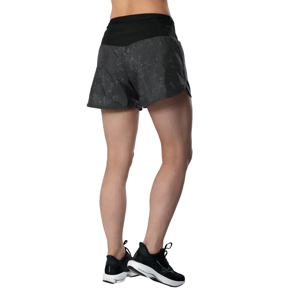 מכנס אימון קצר מיזונו לנשים Mizuno Graphic Multi Pocket Short Black J2GBD20590