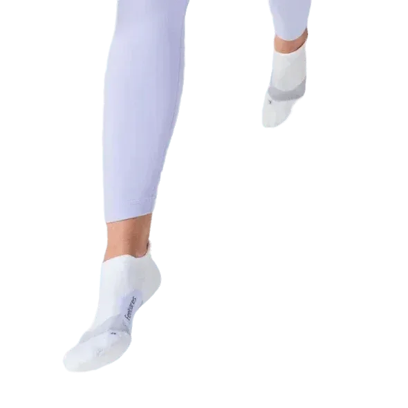 גרבי Feetures Elite Light Cushion No Show Tab White Lilatech E5058748